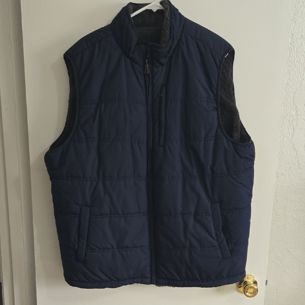 Men's Navy Quilted Fleece-Lined Vest - Classic Casual Layer